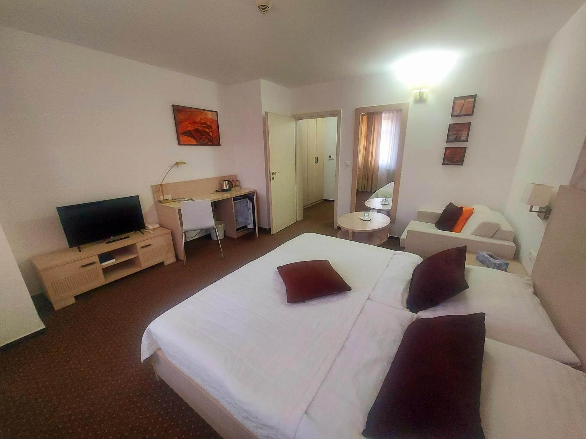 Hotel Slameny Dom & Spa Mala Ida Ngoại thất bức ảnh