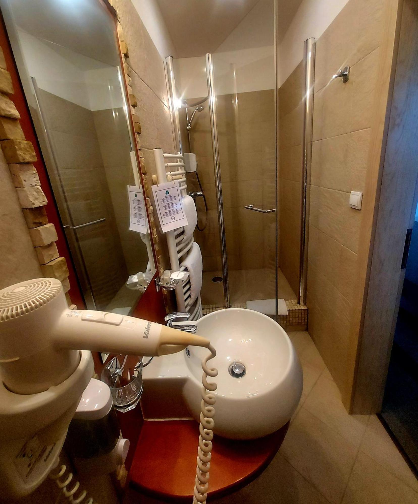 Hotel Slameny Dom & Spa Mala Ida Phòng bức ảnh