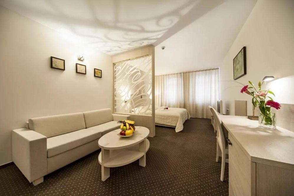 Hotel Slameny Dom & Spa Mala Ida Ngoại thất bức ảnh