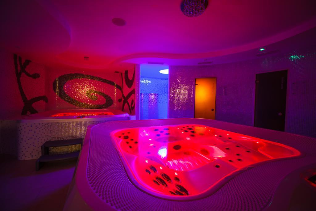 Hotel Slameny Dom & Spa Mala Ida Ngoại thất bức ảnh
