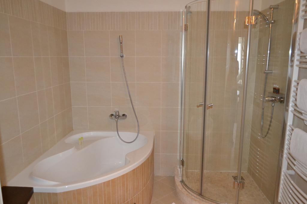 Hotel Slameny Dom & Spa Mala Ida Ngoại thất bức ảnh